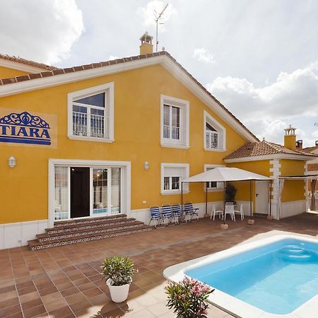 Tiara Vacaciones Villa Nava de la Asuncion Buitenkant foto