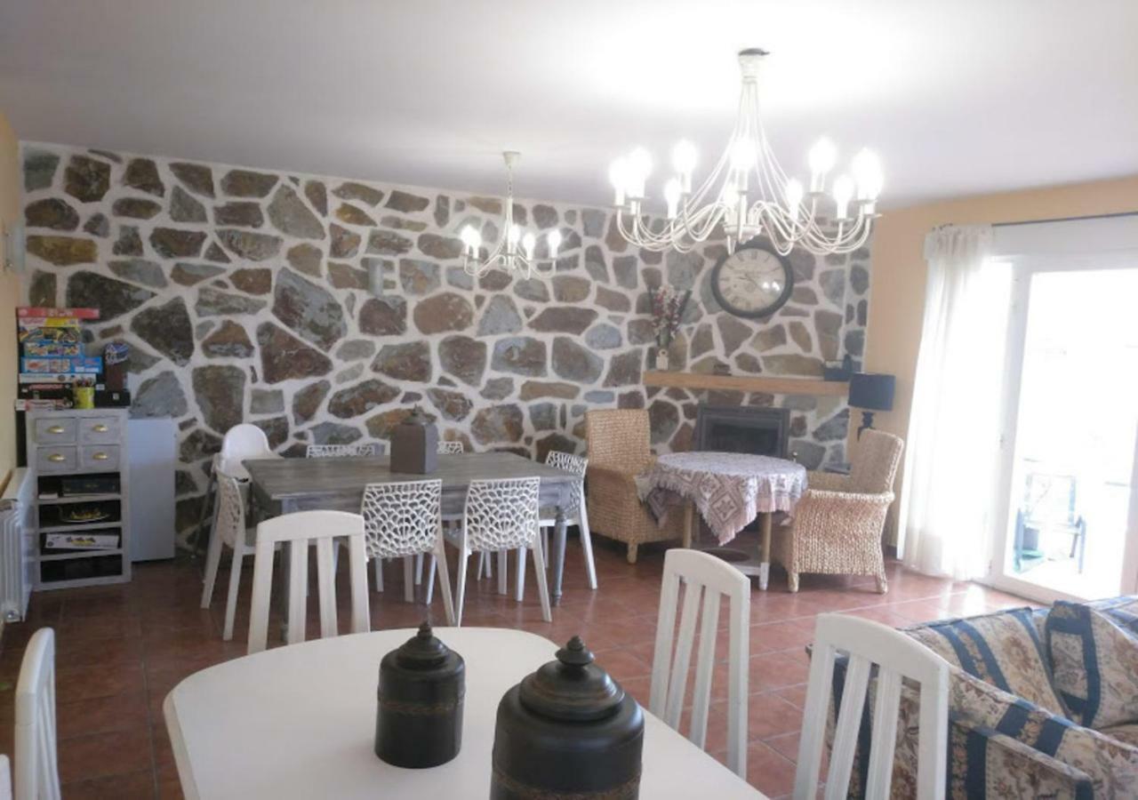 Tiara Vacaciones Villa Nava de la Asuncion Buitenkant foto